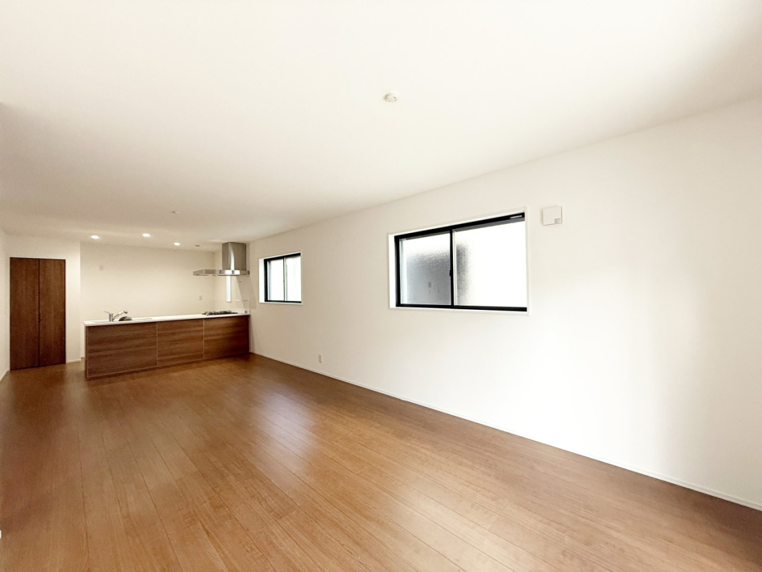 ���r���O ���������났�ƏΊ炪�W�܂�A�S���܂郊�r���O