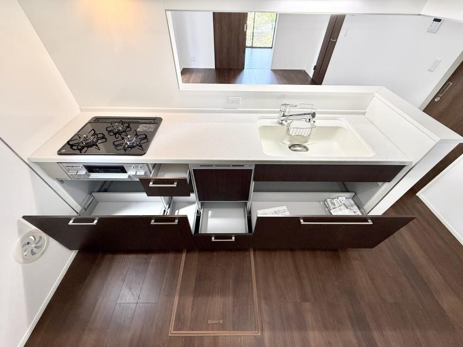 �L�b�`�� �������Ƒ����J��[�߂�A������̂���L�b�`��