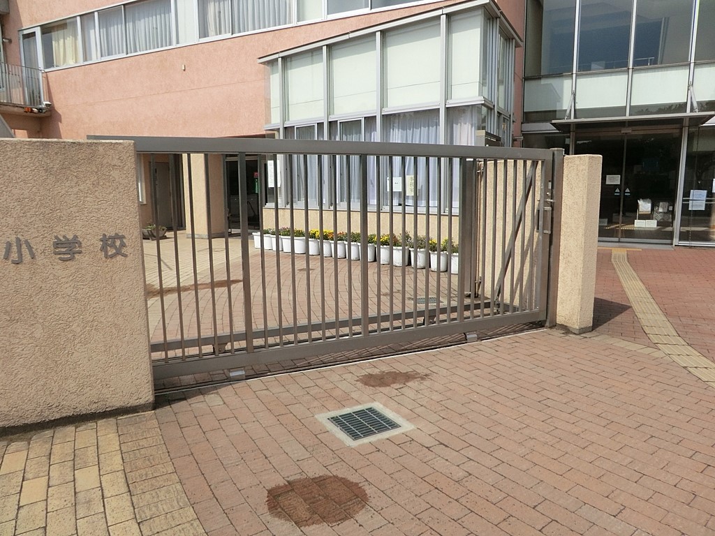 ���ӊ� ���w�Z 160m ���z�s�����a���w�Z