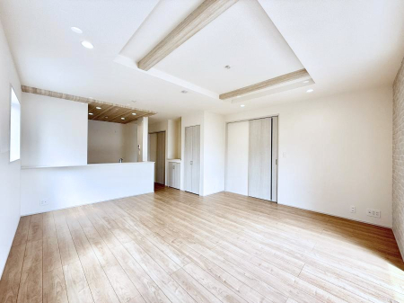 ���r���O ���������S�n�̂����A���z�̃��r���O