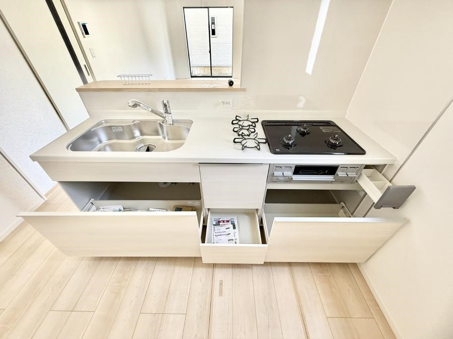 �L�b�`�� �������A�C�f�A�L����A�N���G�C�e�B�u�ȗ������