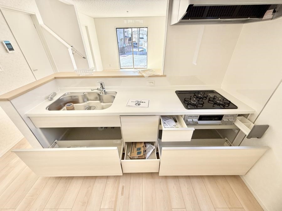 �L�b�`�� ���������y���݂ƐH�ׂ�K����͂���L�b�`��