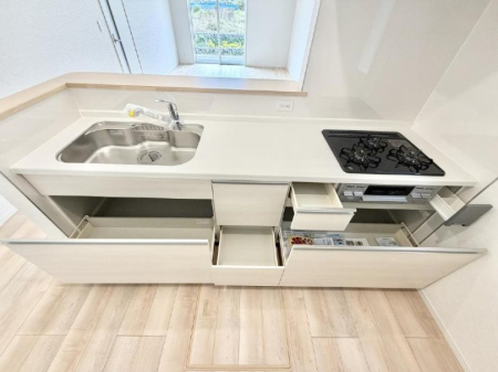 �L�b�`�� �����������������Ԃ����܂��A�Ί炠�ӂ��L�b�`��