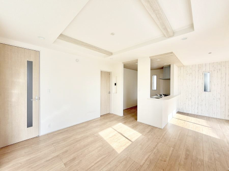 ���r���O ���������S�n�̂����A���z�̃��r���O