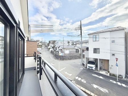 �o���R�j�[ ������ �G�߂̈ڂ낢����������J���I�ȋ�Ԃł�