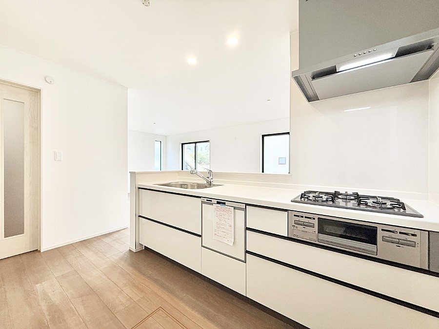 �L�b�`�� �������Ƒ����J��[�߂�A������̂���L�b�`��