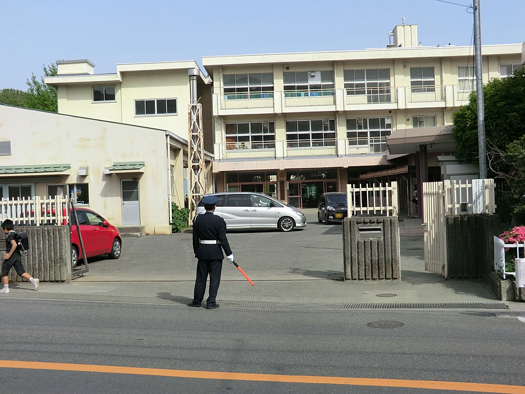 ���ӊ� ���w�Z 240m ���q�s���ʓꏬ�w�Z