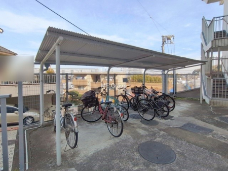 ���̑� �O�ρ��~�n���ɒ��֏���������Ă���A���]�Ԃ̗��p���X���[�Y�ł�