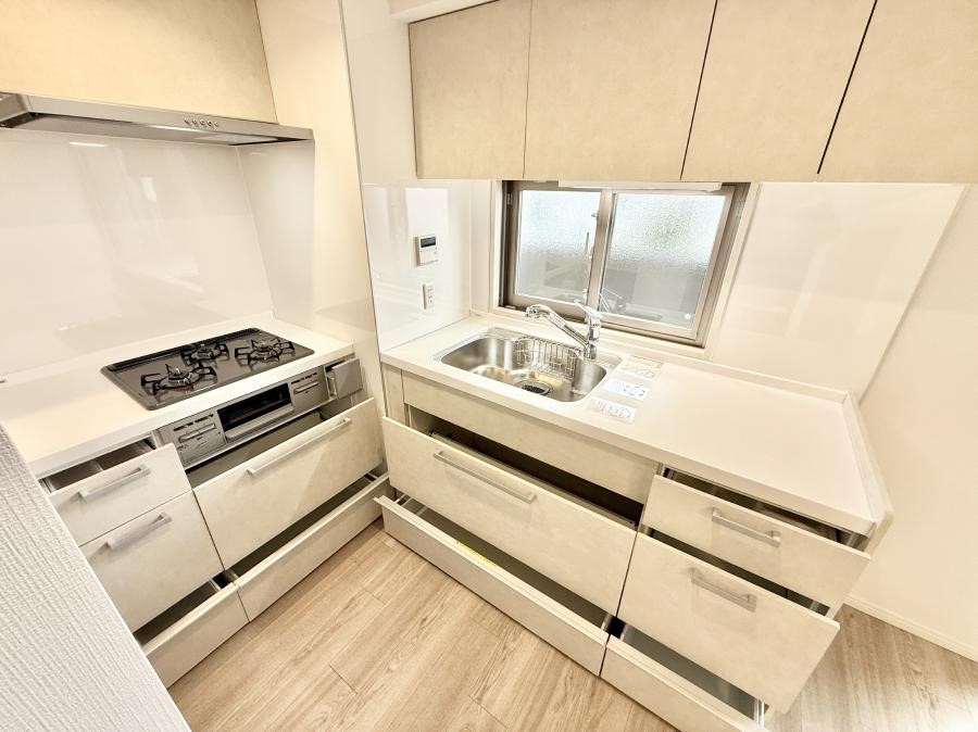 �L�b�`�� �����������������Ԃ����܂��A�Ί炠�ӂ��L�b�`��