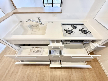 �L�b�`�� �����������������Ԃ����܂��A�Ί炠�ӂ��L�b�`��