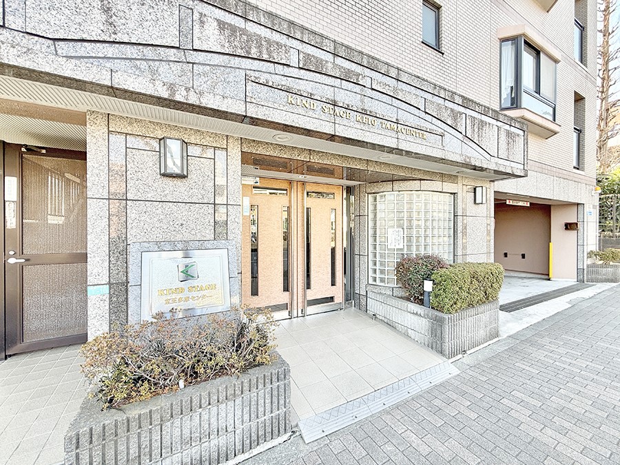 �G���g�����X �O�ρ��Ǘ��̍s���͂����G���g�����X�ň��S���ĕ�点����ł�