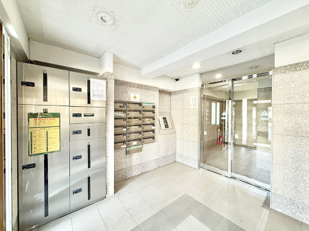 ���̑� �O�ρ����S�ŃX���[�Y�ɉו����󂯎��āA�Z��������ɍœK