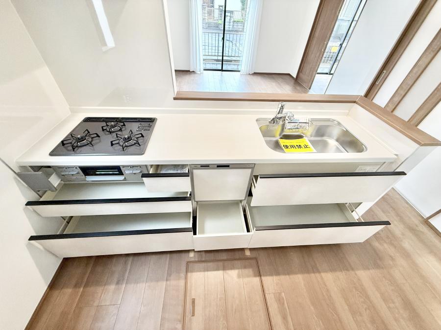 �L�b�`�� �������Ƒ����J��[�߂�A������̂���L�b�`��