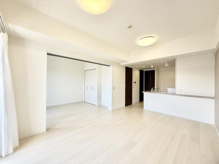 ���r���O ���������R�Ɖ�b�����܂��A�S�n�悢�ЂƂƂ�