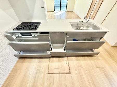 �L�b�`�� �������Ƒ����J��[�߂�A������̂���L�b�`��