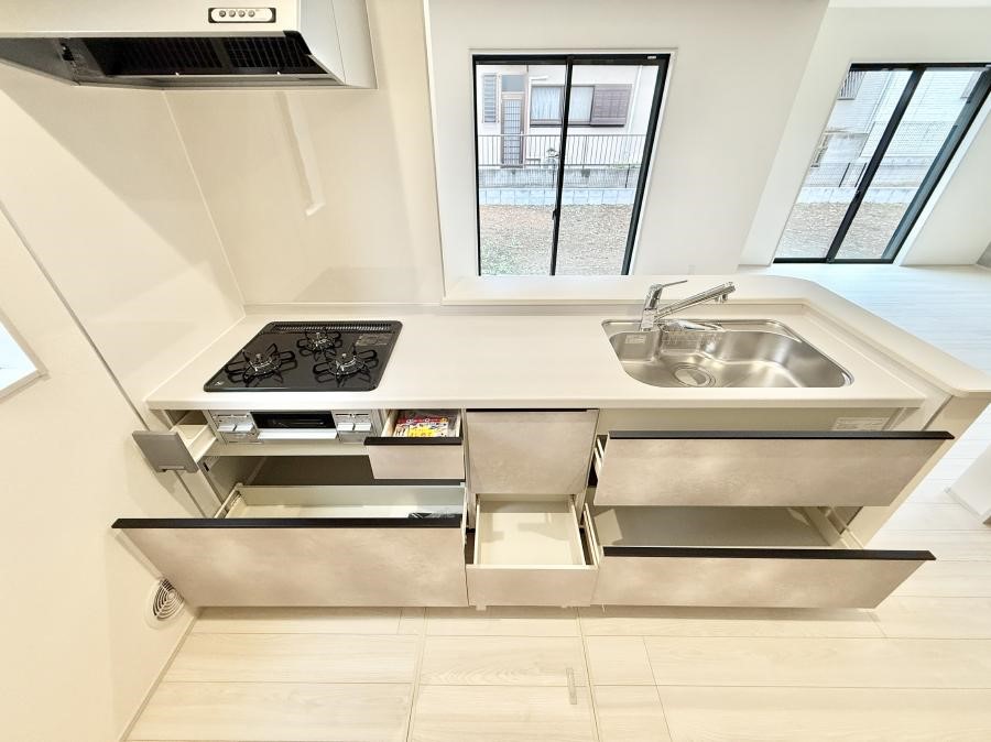 �L�b�`�� �������Ƒ����J��[�߂�A������̂���L�b�`��