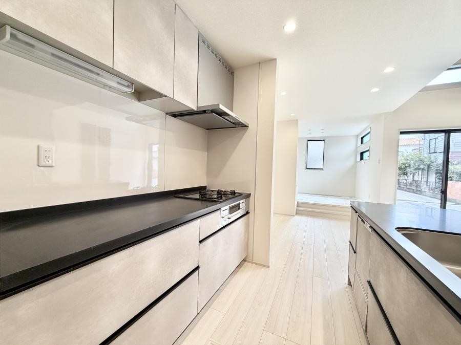 �L�b�`�� �������Ƒ��ƂȂ���A�R�~���j�P�[�V�����̏�