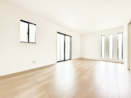 ���r���O ����