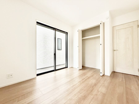 �Q�� ����