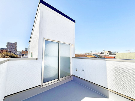 �o���R�j�[ ������ �G�߂̈ڂ낢����������J���I�ȋ�Ԃł�