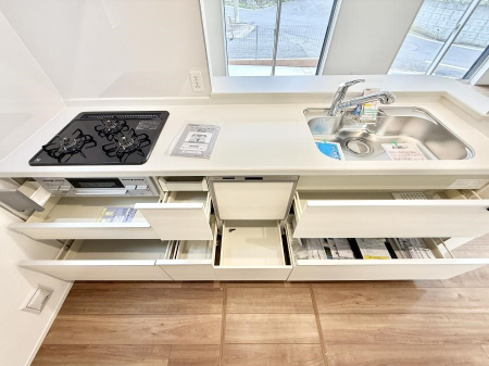 �L�b�`�� �����������������Ԃ����܂��A�Ί炠�ӂ��L�b�`��