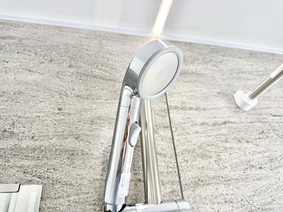 ���̑����� �ݔ����킴�킴�V�����[�����̃��o�[�܂Ŏ��L�΂��K�v���Ȃ��A�ȒP�Ɏ~���ł���