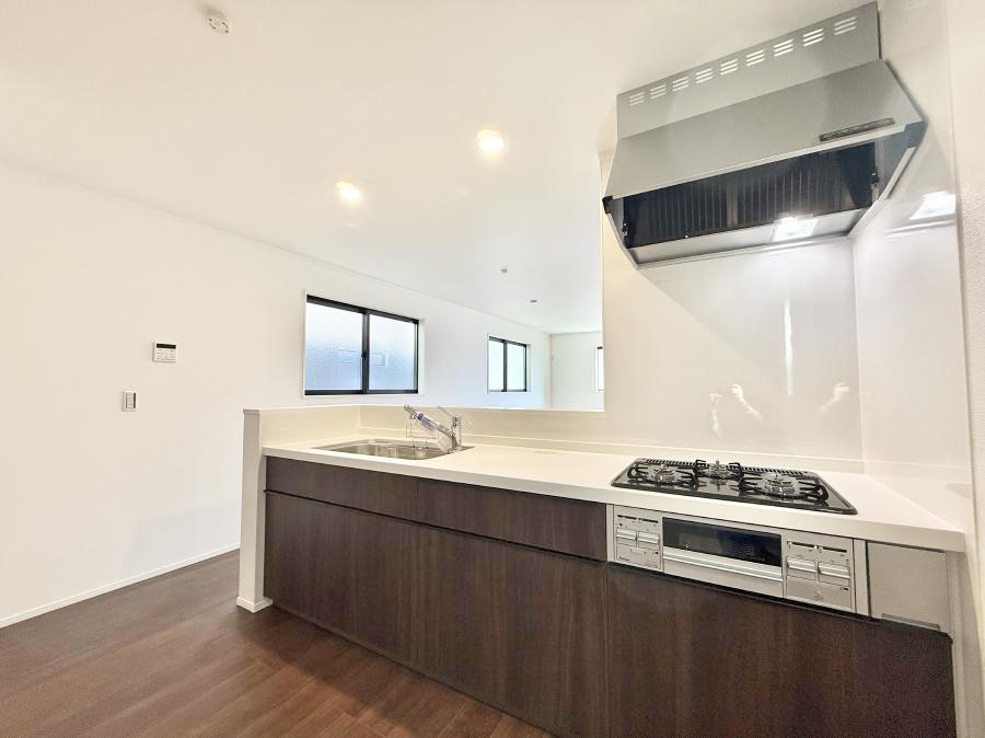 �L�b�`�� �������Ƒ����J��[�߂�A������̂���L�b�`��