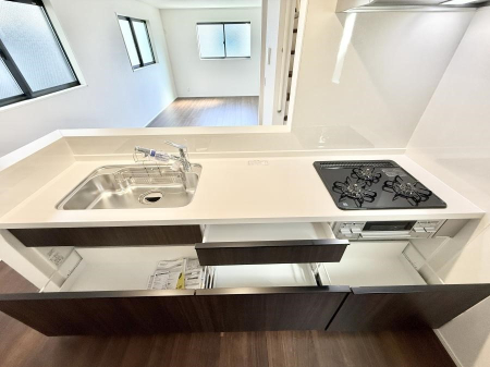 �L�b�`�� �����������������Ɗy�����Ȃ�A���K�ȃL�b�`�����