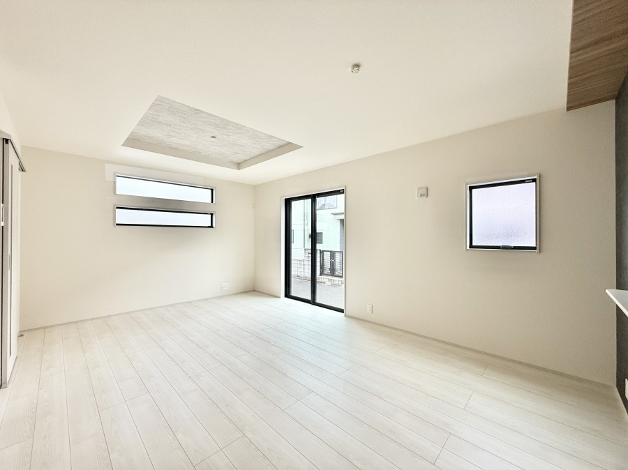 ���r���O ���������S�n�̂����A���z�̃��r���O