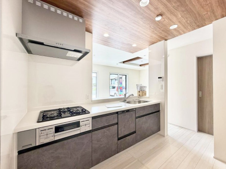 �L�b�`�� �������Ƒ����J��[�߂�A������̂���L�b�`��