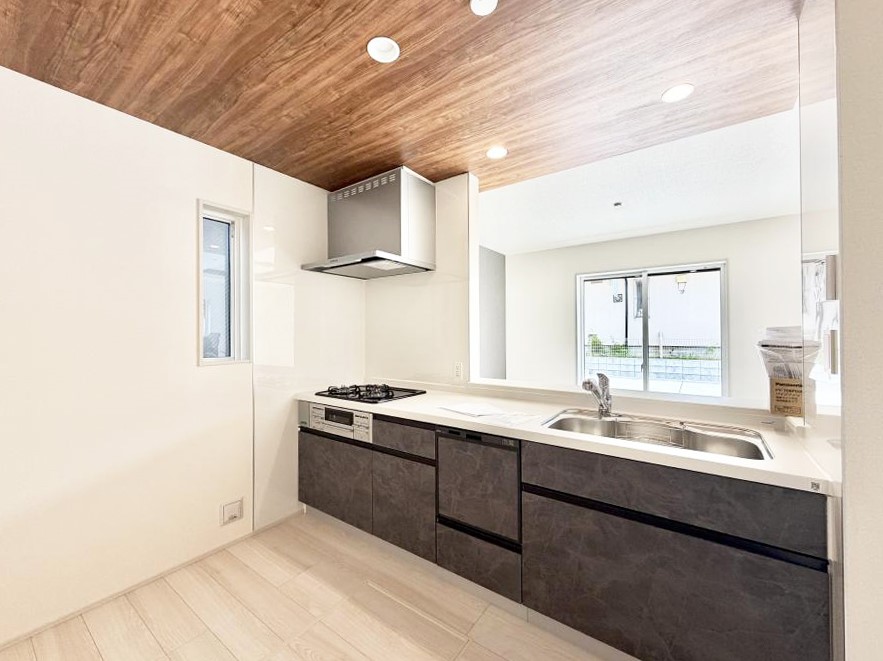 �L�b�`�� ���������y���݂ƐH�ׂ�K����͂���L�b�`��