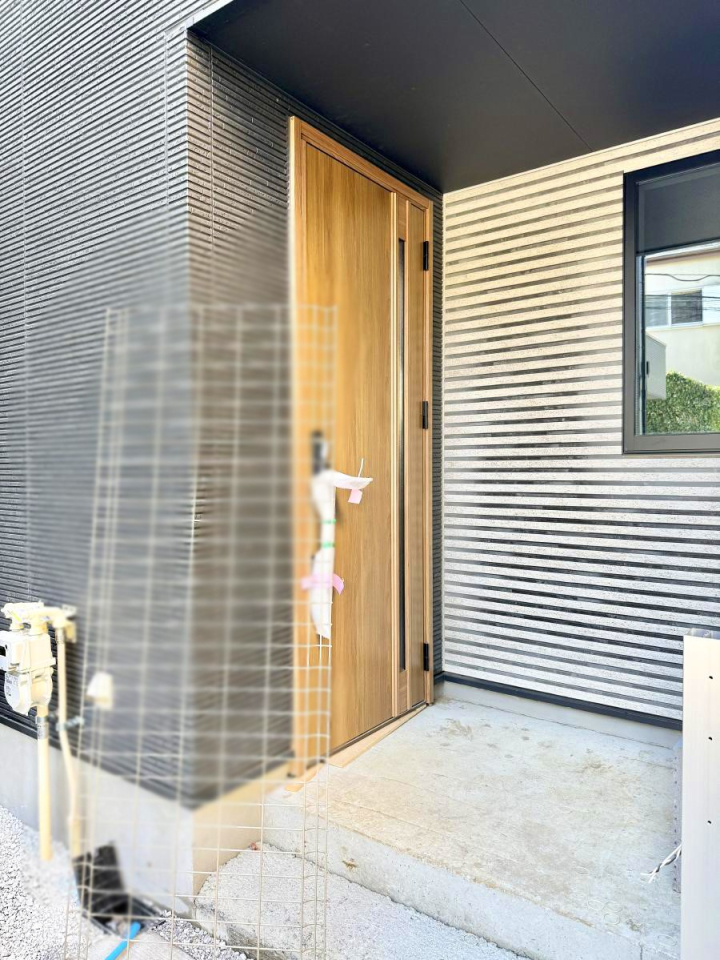 ���� �O�ρ� �V���v���Ŕ������A�Z�܂��̑���ۂ��ʂ錺�ւł�