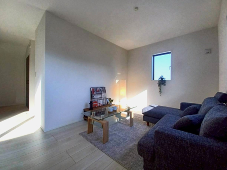 ���r���O �������������ꂽ�C���e���A���f����A�X�^�C���b�V���ȋ��