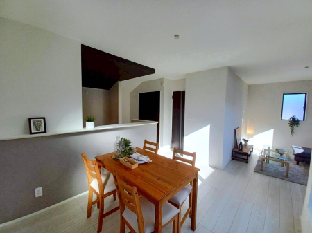 ���r���O ���������났�ƏΊ炪�W�܂�A�S���܂郊�r���O