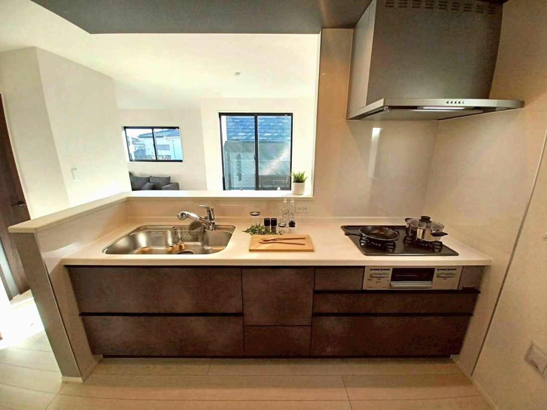 �L�b�`�� �������Ƒ����J��[�߂�A������̂���L�b�`��