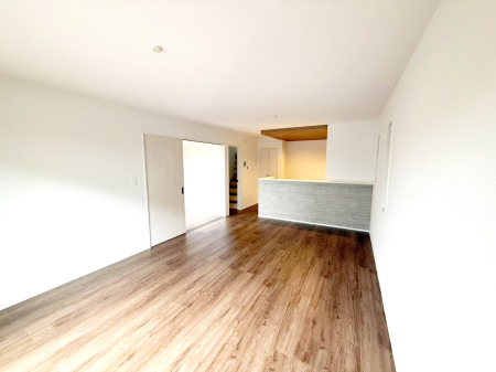 ���r���O �������������ꂽ�C���e���A���f����A�X�^�C���b�V���ȋ��