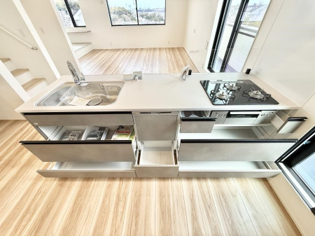 �L�b�`�� �����������������Ɗy�����Ȃ�A���K�ȃL�b�`�����