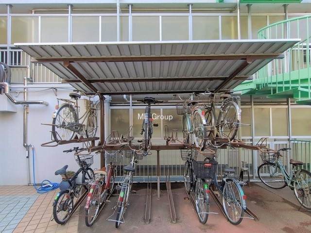 ���̑� �O�ρ��~�n���ɒ��֏���������Ă���A���]�Ԃ̗��p���X���[�Y�ł�