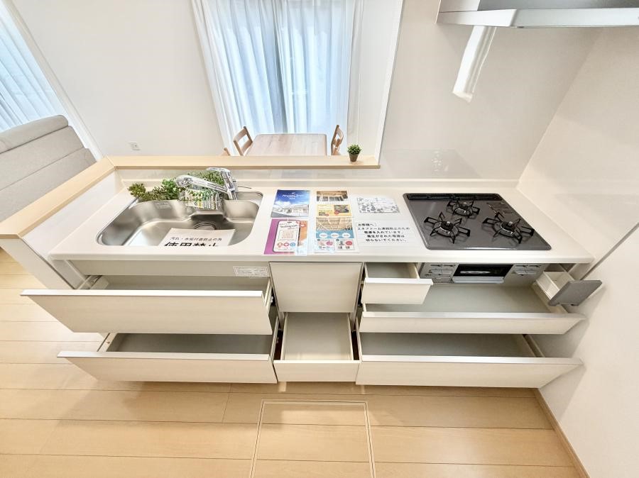 �L�b�`�� �����������������Ɗy�����Ȃ�A���K�ȃL�b�`�����