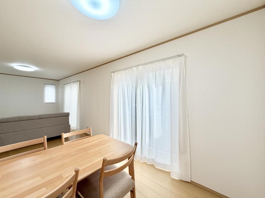 ���r���O ���������S�n�̂����A���z�̃��r���O