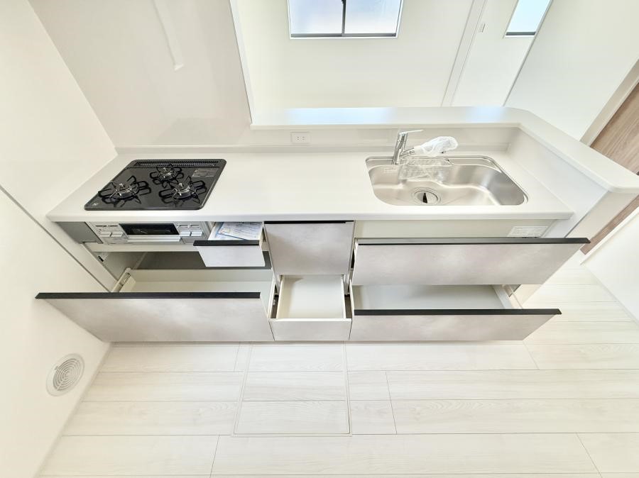 �L�b�`�� �������Ƒ����J��[�߂�A������̂���L�b�`��