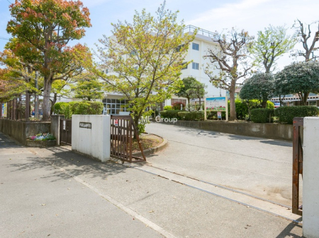 ���ӊ� ���w�Z 550m ���ˎs���R�钆�w�Z