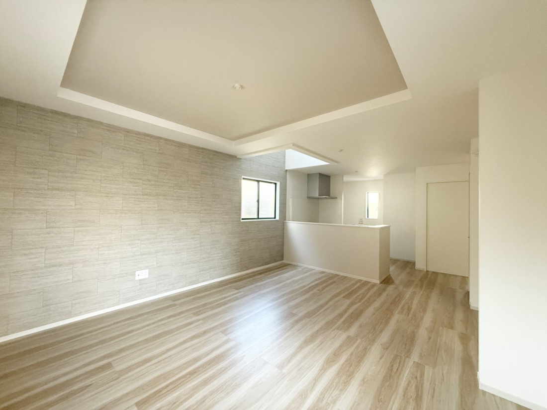 ���r���O �����������݂̂���Ɩ����S�n�悢�A���났�̃��r���O