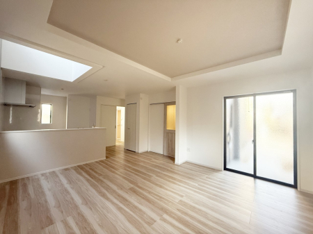 ���r���O ���������R�̌����������݁A���邢��Ԃ��L����܂�