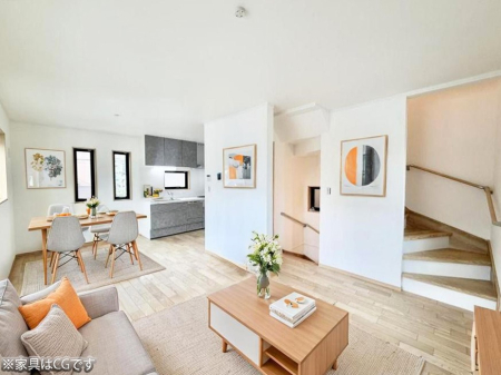 ���r���O ����