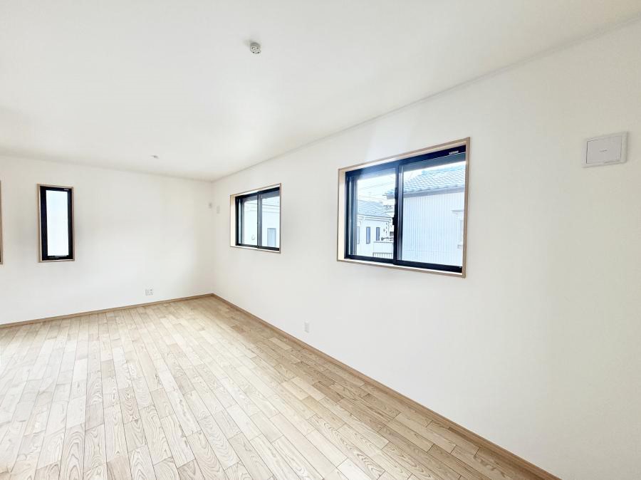 �q������ ����