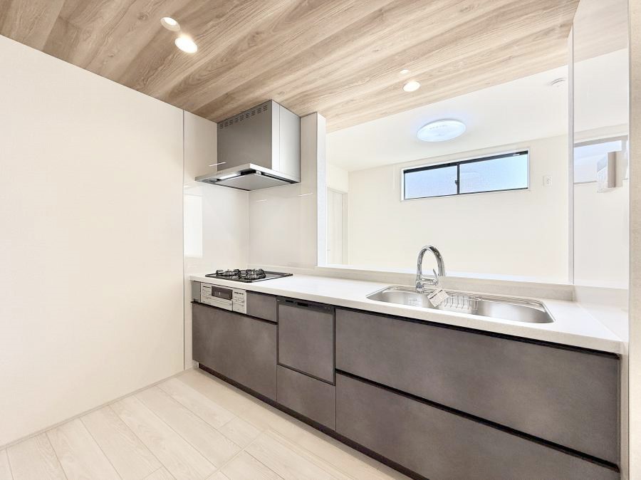 �L�b�`�� ���������y���݂ƐH�ׂ�K����͂���L�b�`��