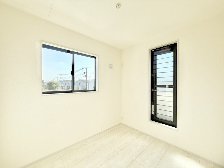 �Q�� ���������̔z�u��ʋC���̗ǂ��݌v�ŕ����̋�C�������炸�A��ɐV�N�ȋ�C������܂�