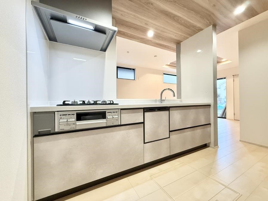 �L�b�`�� �����������������Ԃ����܂��A�Ί炠�ӂ��L�b�`��