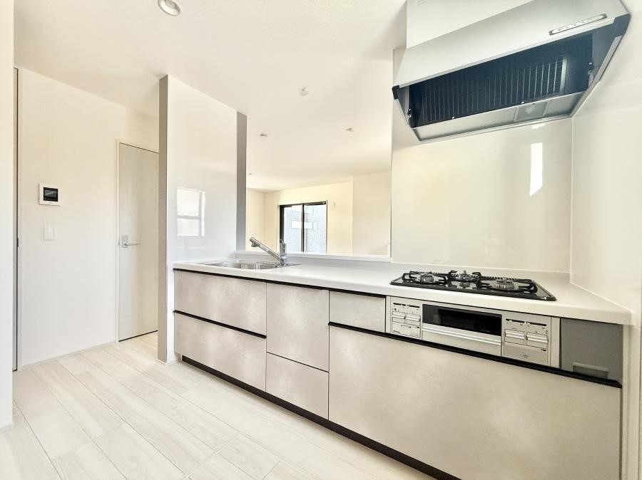 �L�b�`�� �������Ƒ����J��[�߂�A������̂���L�b�`��